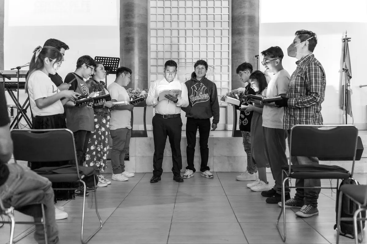 How to Start a Church Prayer Chain: A Step-by-Step Guide for Small Congregations